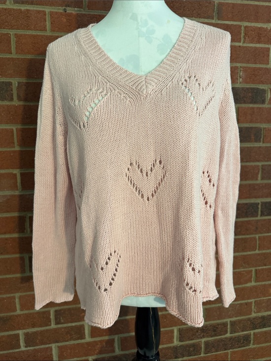 Versona Sweaters - Versona Light Pink V-Neck Heart Eyelet Sweater